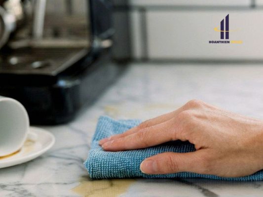 lau khô và bảo dưỡng