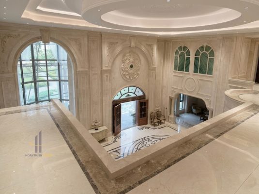 Phù điêu đá nội thất hạn chế rêu mốc trong không gian khô ráo