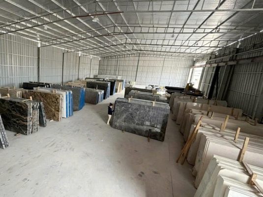 Mặt tiền Kho đá Hoàn Thiện thứ 2 tại Ngõ 38, xã Đại Thanh, Hà Nội đã hoàn thiện và chính thức đi vào hoạt động, sẵn sàng đón khách tham quan và lựa chọn đá tự nhiên.